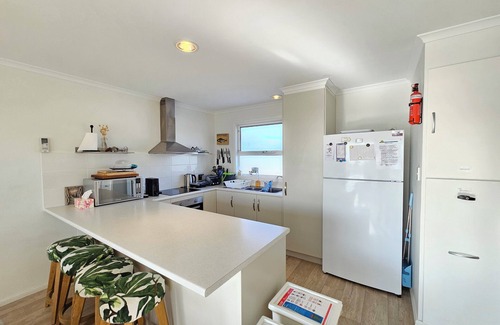 Waterhouse House | 300 Steps - 300 Steps to Robes' famous Longbeach - Pet friendly Inside