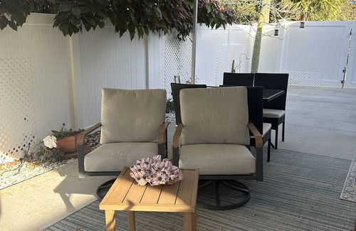 Vero Beach Apartment | Steps from the Beach with Free Bikes & Putting Greens