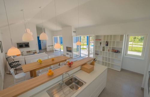 Butkovici Villa | Experience Ultimate Relaxation with Pool and Tennis Courts