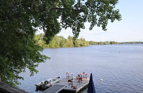 Pincourt Apartment | 300742 Au Bord de Leau 15 min Aeroport Montreal Lakefront Apart