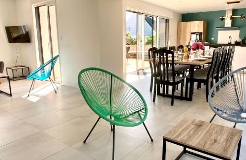 Trevignon House | Oceanfront Villa Jetez L'Ancre: Family-Friendly Getaway