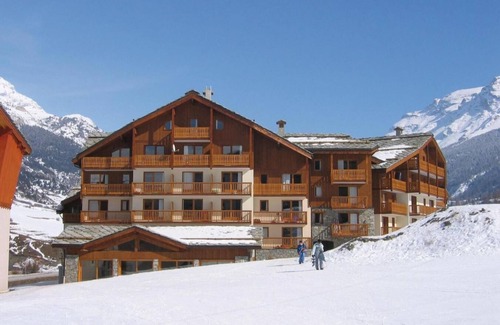 Val Cenis Apartment | 300m from resort center, fitness, swimming pool, balcony, tv, 50m², Val Cenis