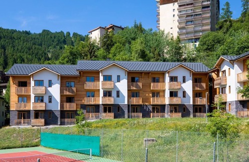 Pra Loup Apartment | Cozy Retreat in Pra Loup with Balcony and Ski Locker