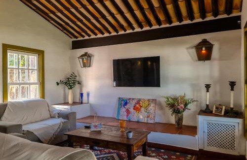 Porto Belo House | Ideal Getaway Near Praia Manguinhos with Family Amenities