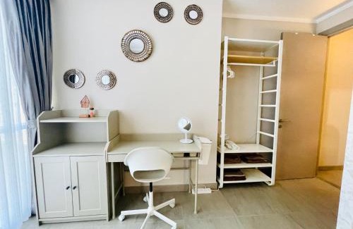 Old Jakarta Apartment | Cozy 2BR Near Expo with Oceanfront Pool Access