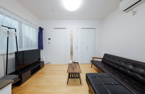 Setagaya Apartment | Conveniently Located Senrikyu Mansion 301 near Setagaya Station
