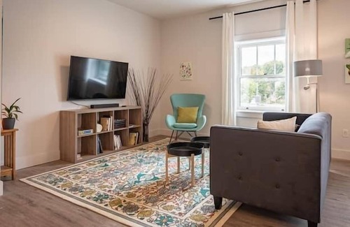 Wolfville House | 301 - Central Wolfville Suite for 2 With City View