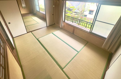 Nakano Villa | Experience Comfort at Wakamiyaen: Pet Friendly & Spa Access