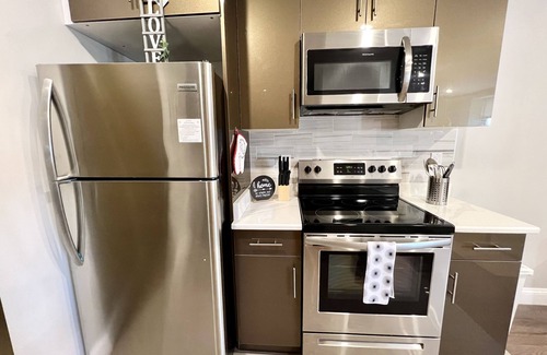 Logan Square Apartment | Cozy Pet-Friendly 1BR Cabin in Heart of Philadelphia