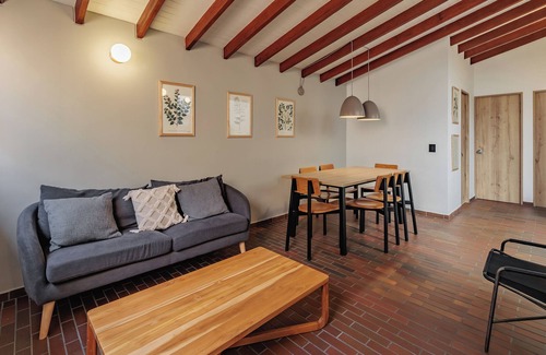 Robledo Apartment | 302 Modern 2 bedroom apartment