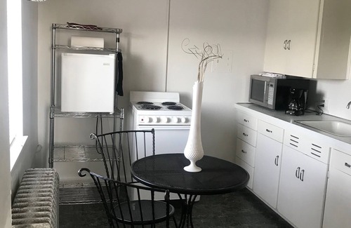 Boone Apartment | 302 Studio Apt. with Pool, Spa & Breakfast Included