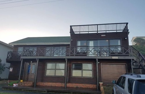 Great Brak River House | 303 Kusweg: Oceanfront Escape with Pet-Friendly Comfort