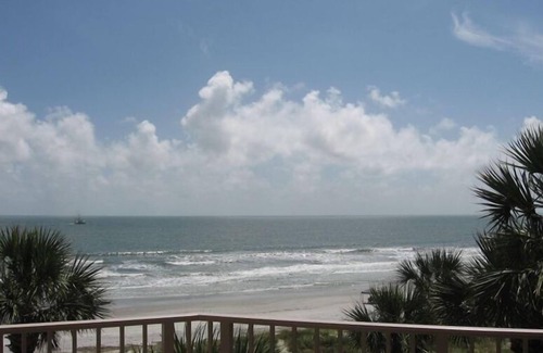 Beach Lagoon Condo | 303 Turtle Lane Club: Direct Oceanfront with Top Amenities