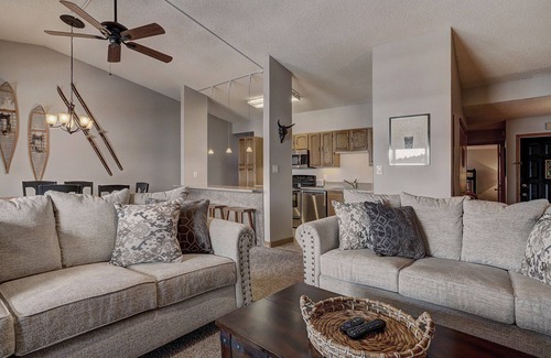 Dillon Condo | Experience 303d Dillon Bay: Breathtaking Views & Top Amenities