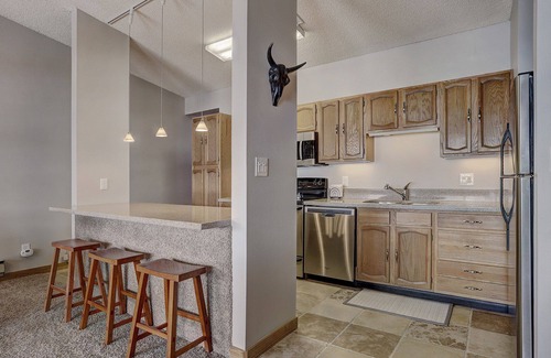 Dillon Condo | Experience 303d Dillon Bay: Breathtaking Views & Top Amenities