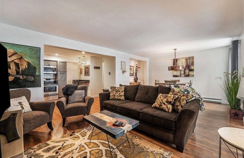 Saint Mary's Condo | Modern Condo Retreat on The Lake with Family-Friendly Amenities