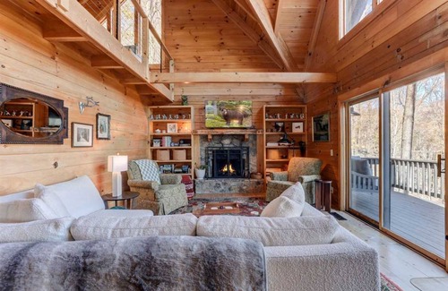 Big Canoe House | 307 m² House ∙ 4 bedrooms ∙ 12 guests