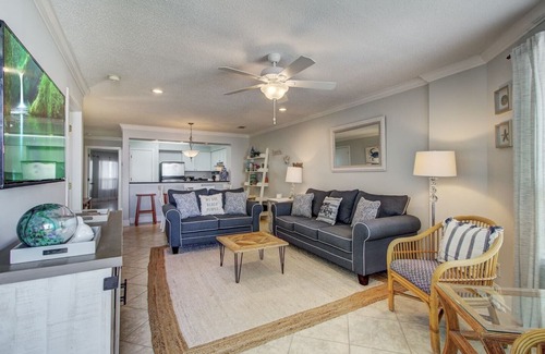 Isle of Palms Apartment | Beachfront Oasis: 308 Summerhouse with Pool & Ocean Views