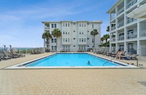 Rosemary Beach Apartment | Oceanfront 30A Villas at Sunset Beach for Family Getaways
