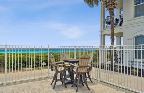Rosemary Beach Apartment | Oceanfront 30A Villas at Sunset Beach for Family Getaways