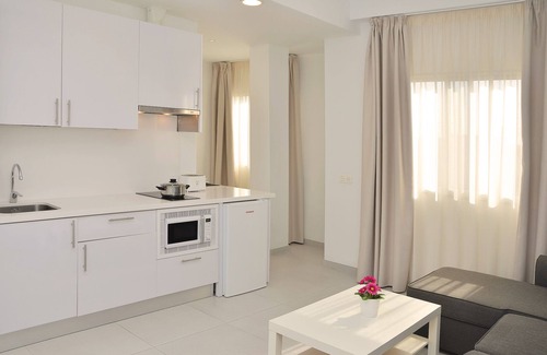 Santa Cruz de Tenerife Apartment | Inviting Open Spaces: Child-Friendly Hotel with 9.4 Rating