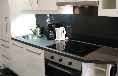 Vienna Apartment | Ideal Stay: 30m² with Wi-Fi, Pool & Family-Friendly Amenities
