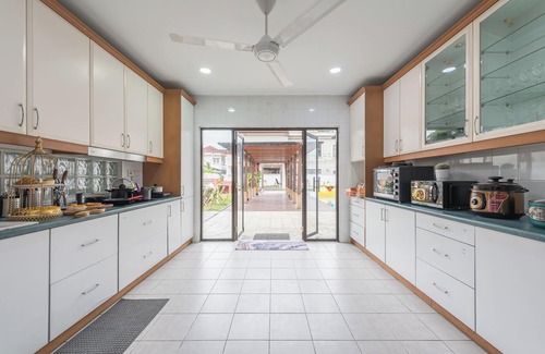 Malaysian Police Training Centre Villa | Ideal 5BR Retreat with Private Pool in KL