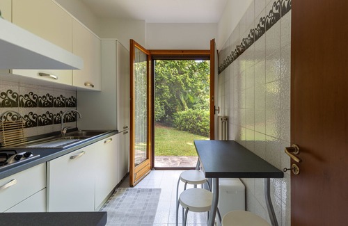 Brezzo di Bedero Apartment | Relaxing Lakeside Apartment with Spa & Wheelchair Access