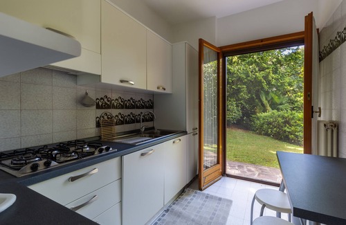 Brezzo di Bedero Apartment | Relaxing Lakeside Apartment with Spa & Wheelchair Access