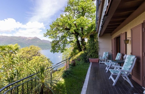 Brezzo di Bedero Apartment | Relaxing Lakeside Apartment with Spa & Wheelchair Access