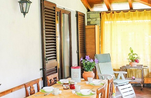 Cannobio Apartment | Sunny 3½-Room Apartment with Balcony and Lake View