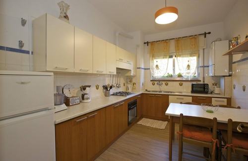 Cannobio Apartment | Sunny 3½-Room Apartment with Balcony & Garden Retreat