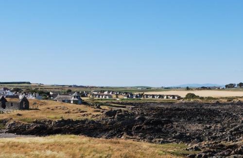 Newton Stewart House | Pet Friendly Retreat at 31 Laigh Isle - Rated 9.2/10