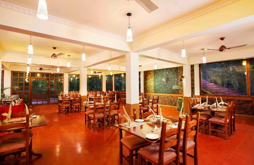 Kumily Resort | Cozy Resort for 3 Guests with Pool & Breakfast Included