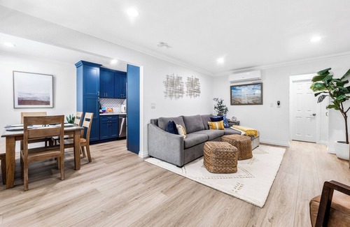 Huntington Beach Condo | Coastal Condo Retreat: E-Bikes, Oceanfront Views & Pool