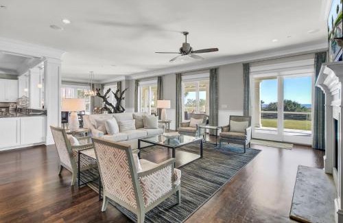Isle of Palms House | Beachfront Bliss: Private Pool & Ocean Views Await You