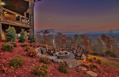 Mineral Bluff Cabin | 313 m² Cabin ∙ 4 bedrooms ∙ 10 guests