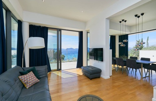 Slano Villa | 314 m² Villa ∙ 6 bedrooms ∙ 14 guests