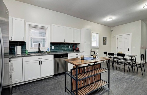 Fountain Square House | Discover 317 House of Music - Family-Friendly Getaway
