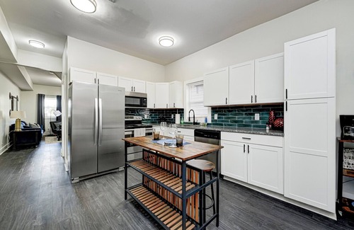 Fountain Square House | Discover 317 House of Music - Family-Friendly Getaway