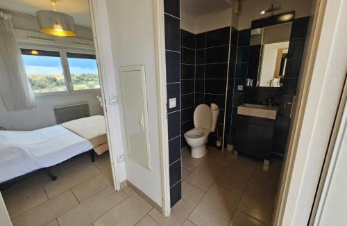 Les Arcades Apartment | Cozy Studio in Perpignan - Family Friendly Retreat