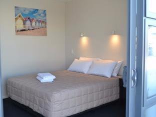 Addington Hotel | Relax at 319 Addington Motel: Family-Friendly Retreat