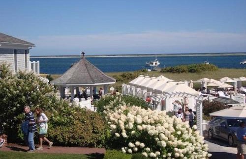Chatham House | Ideal Family Retreat: 32 Bearses By Way, Chatham Cape Cod