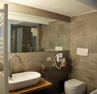 Pavia Bed & Breakfast | Inviting 32 BnB Camerecaffè: Pet-Friendly with Hot Tub