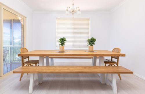 Forster House | Family-Friendly Retreat at 32 Daphne Street