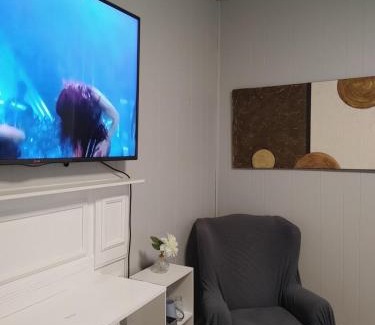 Saint John House | Budget-Friendly Comfort at 32 Jean Queen Barfridge