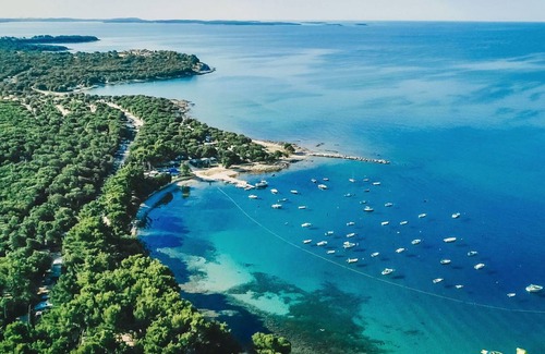 Bale Other | Inviting 2-Bedroom House for Families with Pool & Kitchen