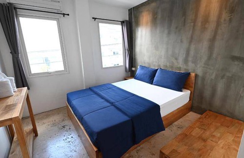 Thung Maha Mek Hostel | Budget-Friendly Hostel for 6 Guests in Prime Location