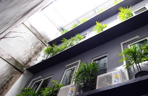 Thung Maha Mek Hostel | Budget-Friendly Hostel for 6 Guests in Prime Location