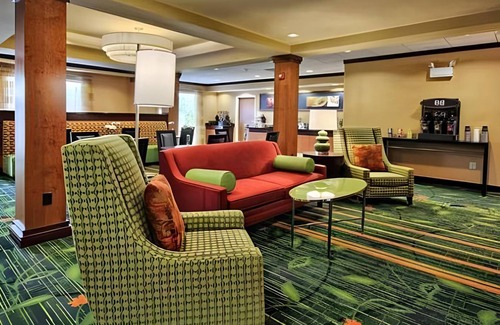 Huntingdon Hotel | Top-Rated Hotel with Pool & Spa, Perfect for Families